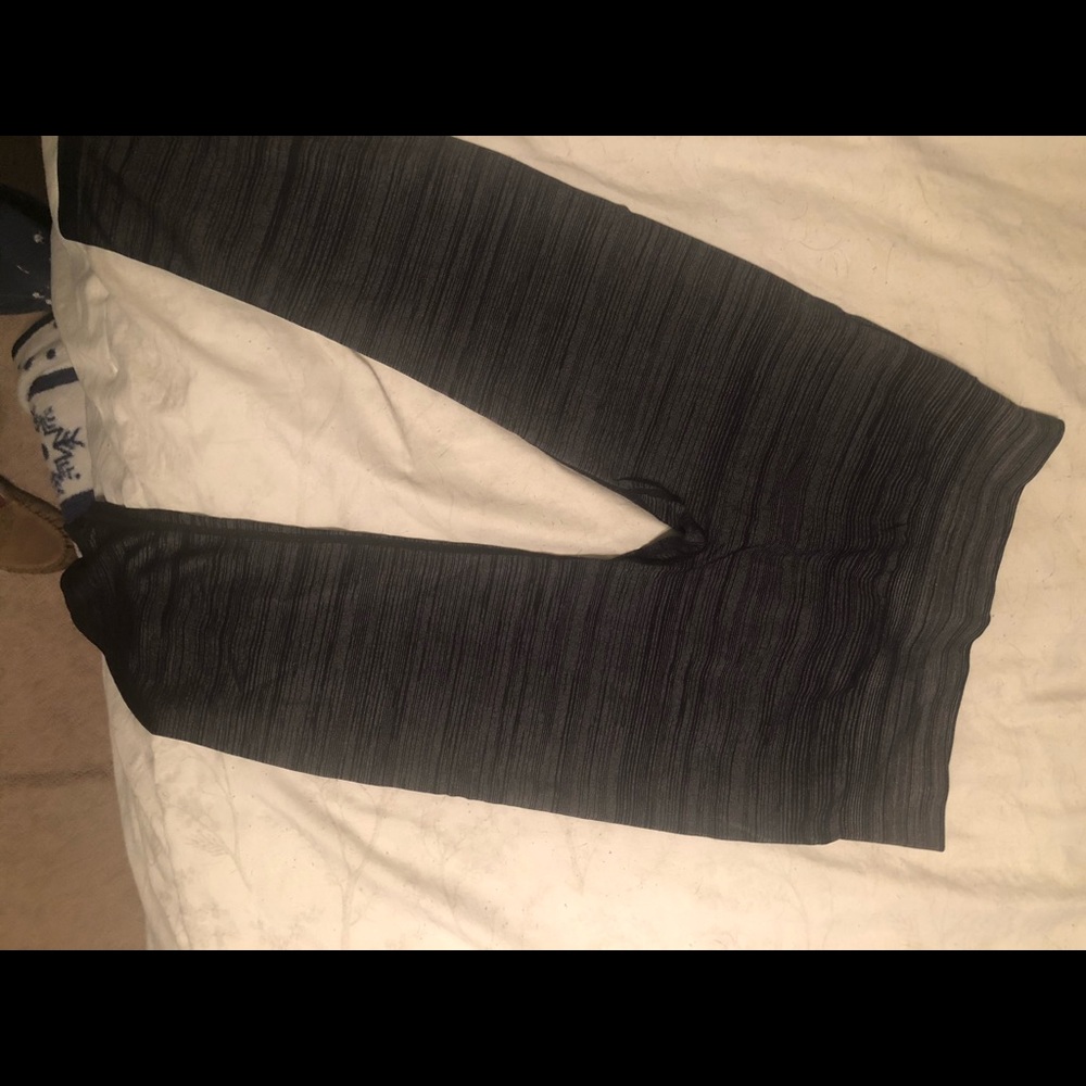Fabletics leggings! - Picture 2 of 3
